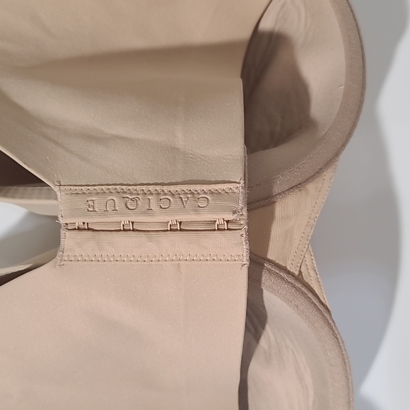 48D | Cacique | lightly lined full coverage bra - Picture 11 of 14